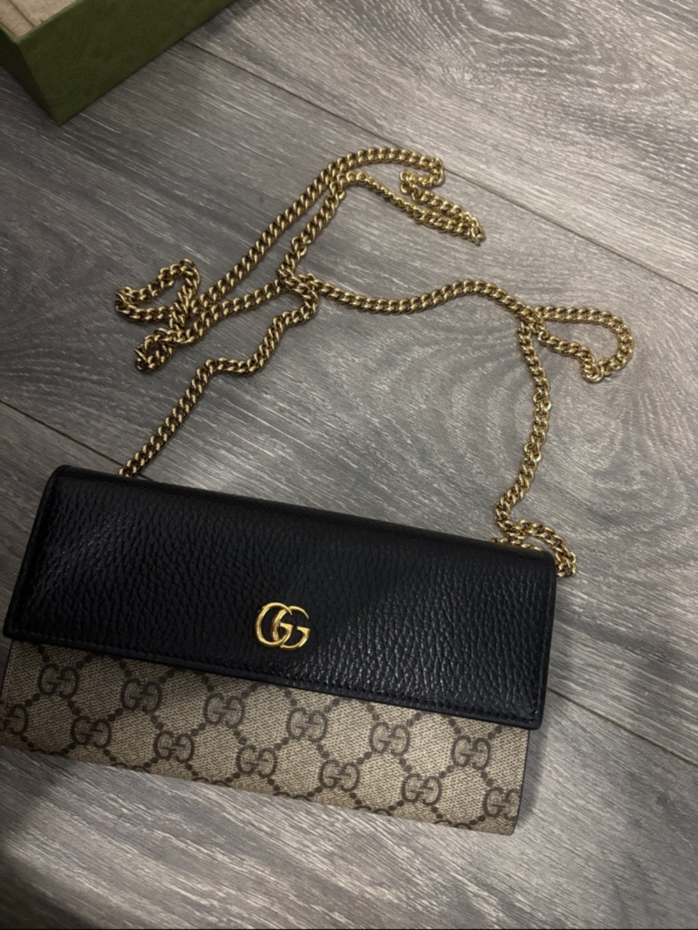 Gucci Black Leather & Beige GG Supreme Continental Wallet with Gold Double G - Picture 2 of 6